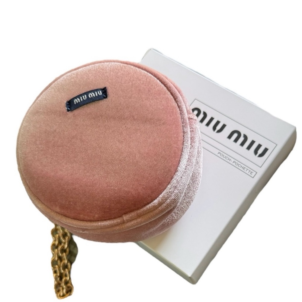 Miu Miu Pink Velvet Circle Wristlet - Picture 2 of 3